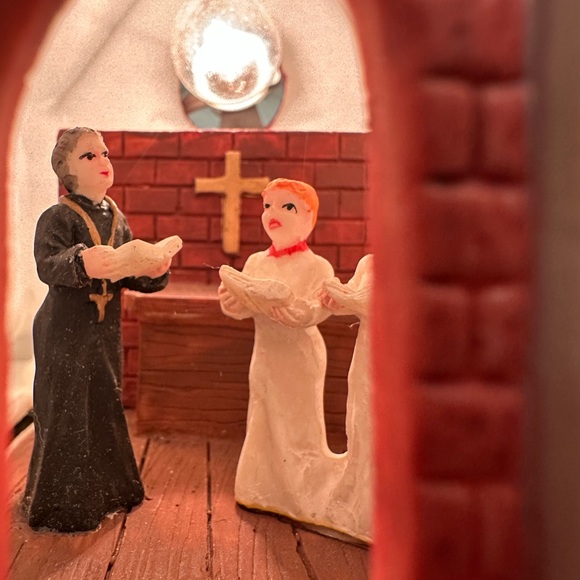 Holiday expressions in original box hand painted 3-D porcelain lighted church - Picture 16 of 16